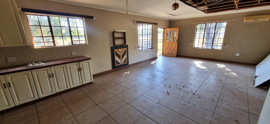 7 Bedroom Property for Sale in De Kroon A H North West